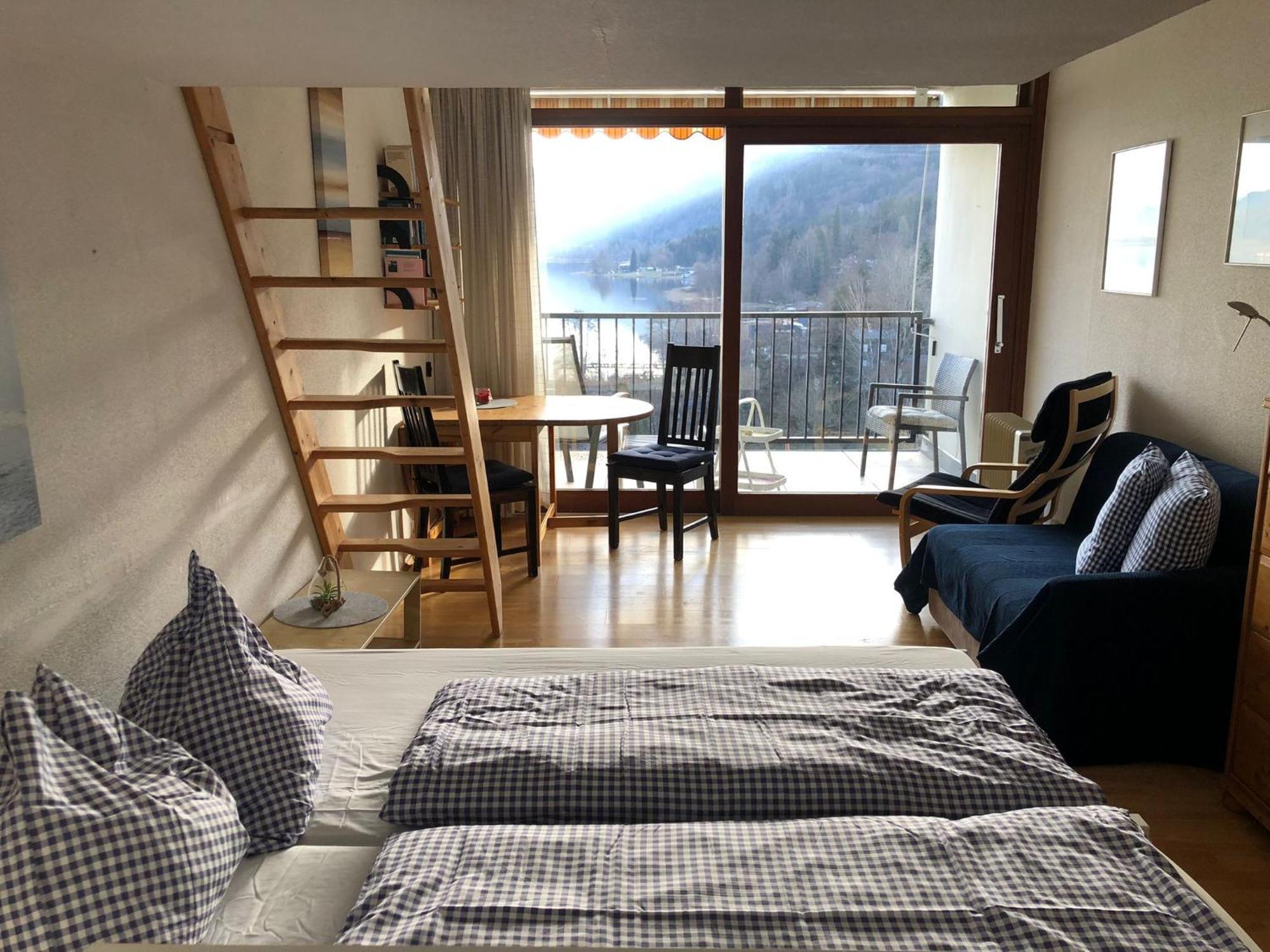 Appartement Mit Seeblick Am Ossiacher See Villach Esterno foto