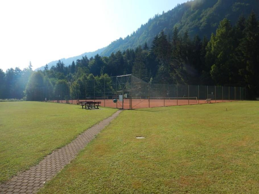 Appartement Mit Seeblick Am Ossiacher See Villach Esterno foto